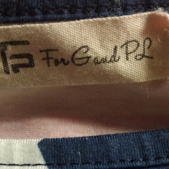 Stars & Stripes Tie Front Shirt - Size Medium - Picture 3 of 3